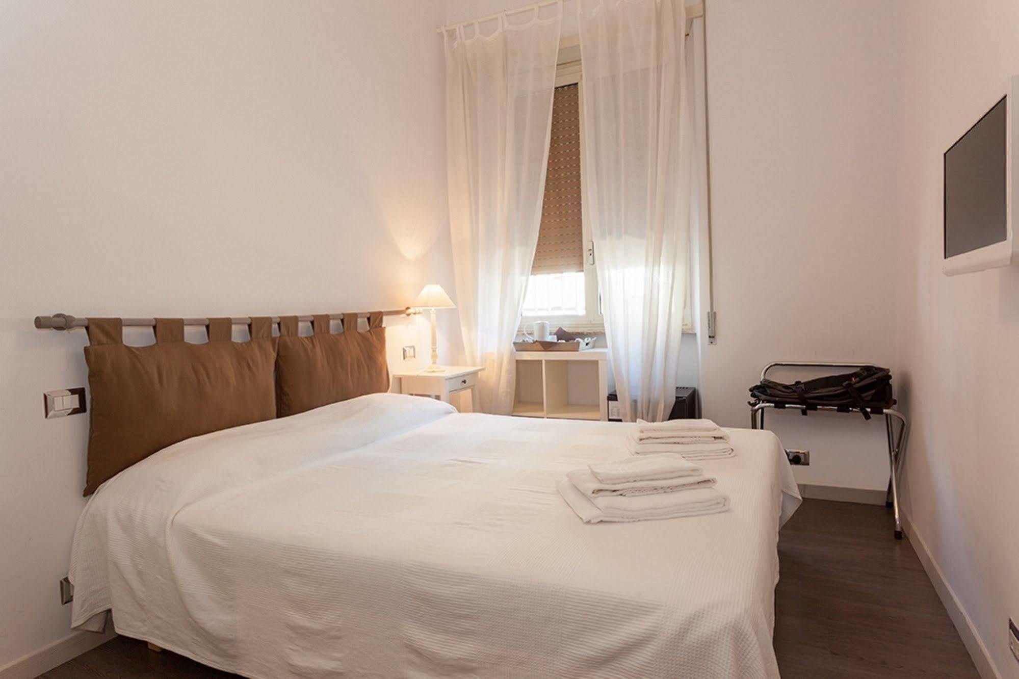 B&B Ai 2 Papi Rome Exterior photo